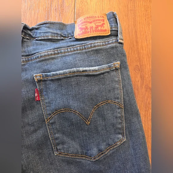 Levi's Women's High Rise Straight Jeans 30x32 - Picture 5 of 5
